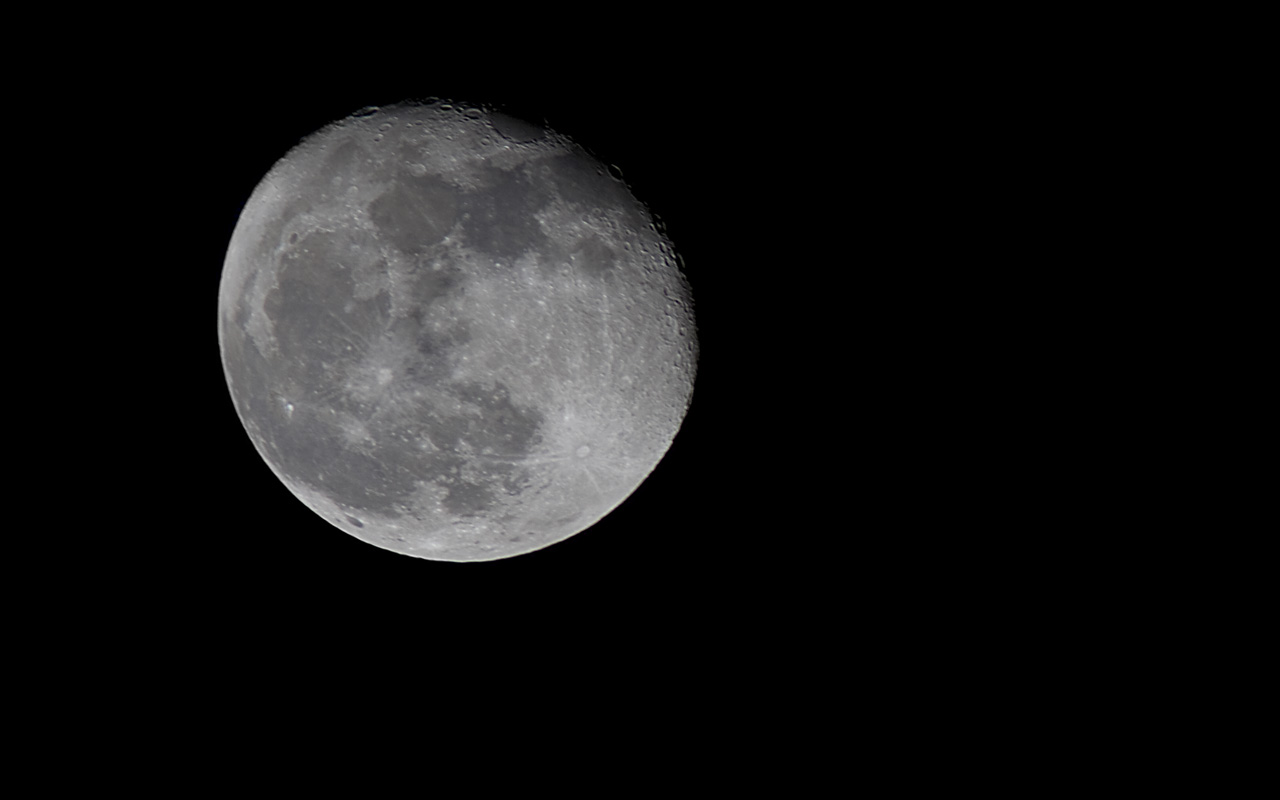 LUNAR SILENCE / 月の静寂